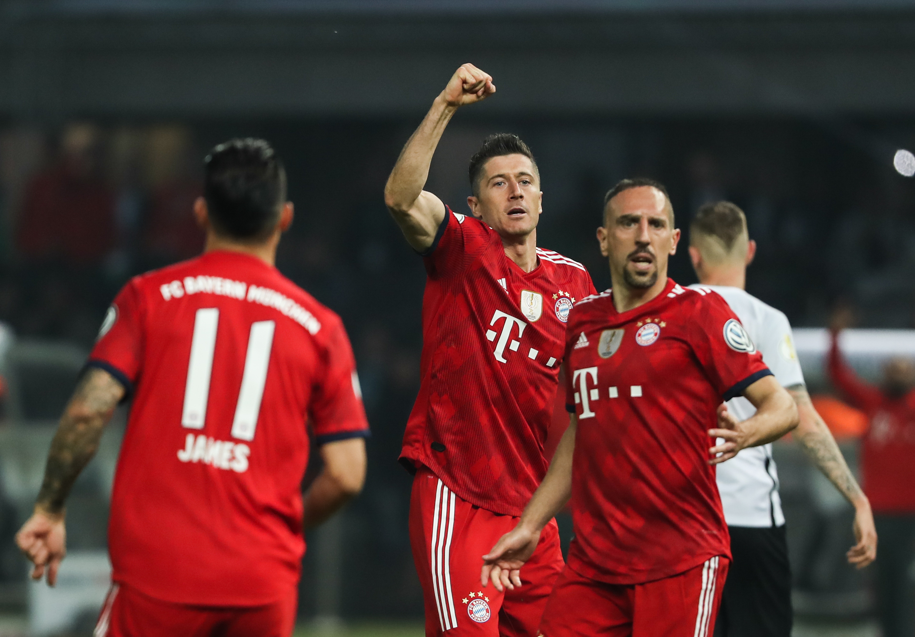 法兰克福客场大胜,德国足球联赛发挥出色 法兰克福客场大胜,德国足球联赛发挥出色