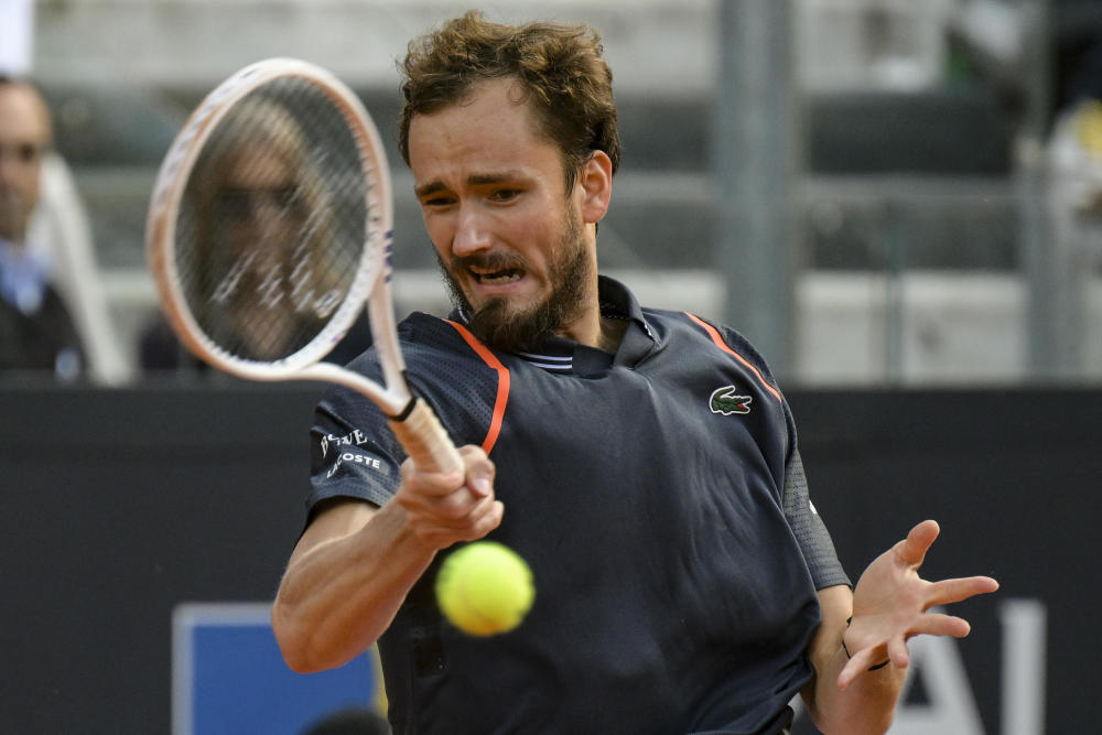 法国网球队绝地反击意大利网球队,梅德韦杰夫统治全场的简单介绍 法国网球队绝地反击意大利网球队,梅德韦杰夫统治全场的简单介绍