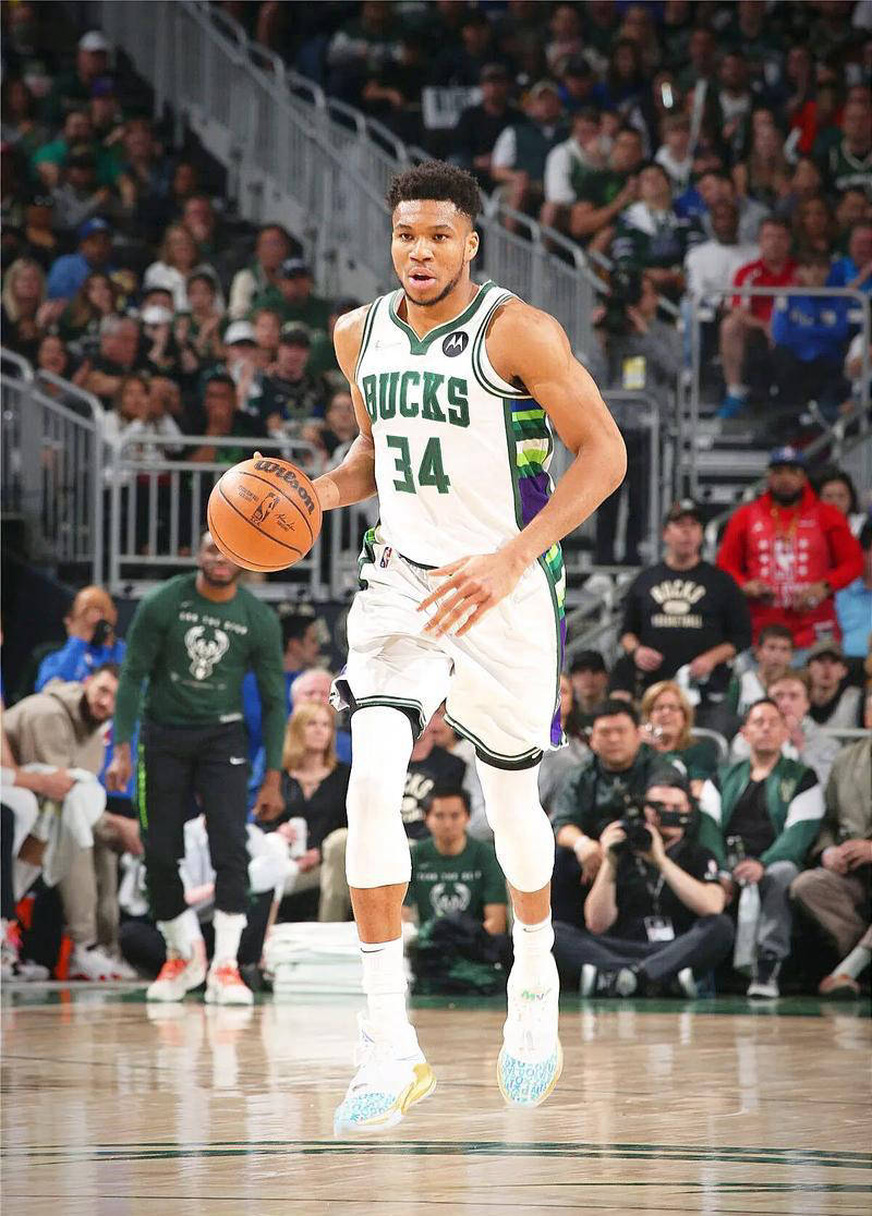 包含篮网B队翻盘黄蜂，字母哥绝境逆转的词条