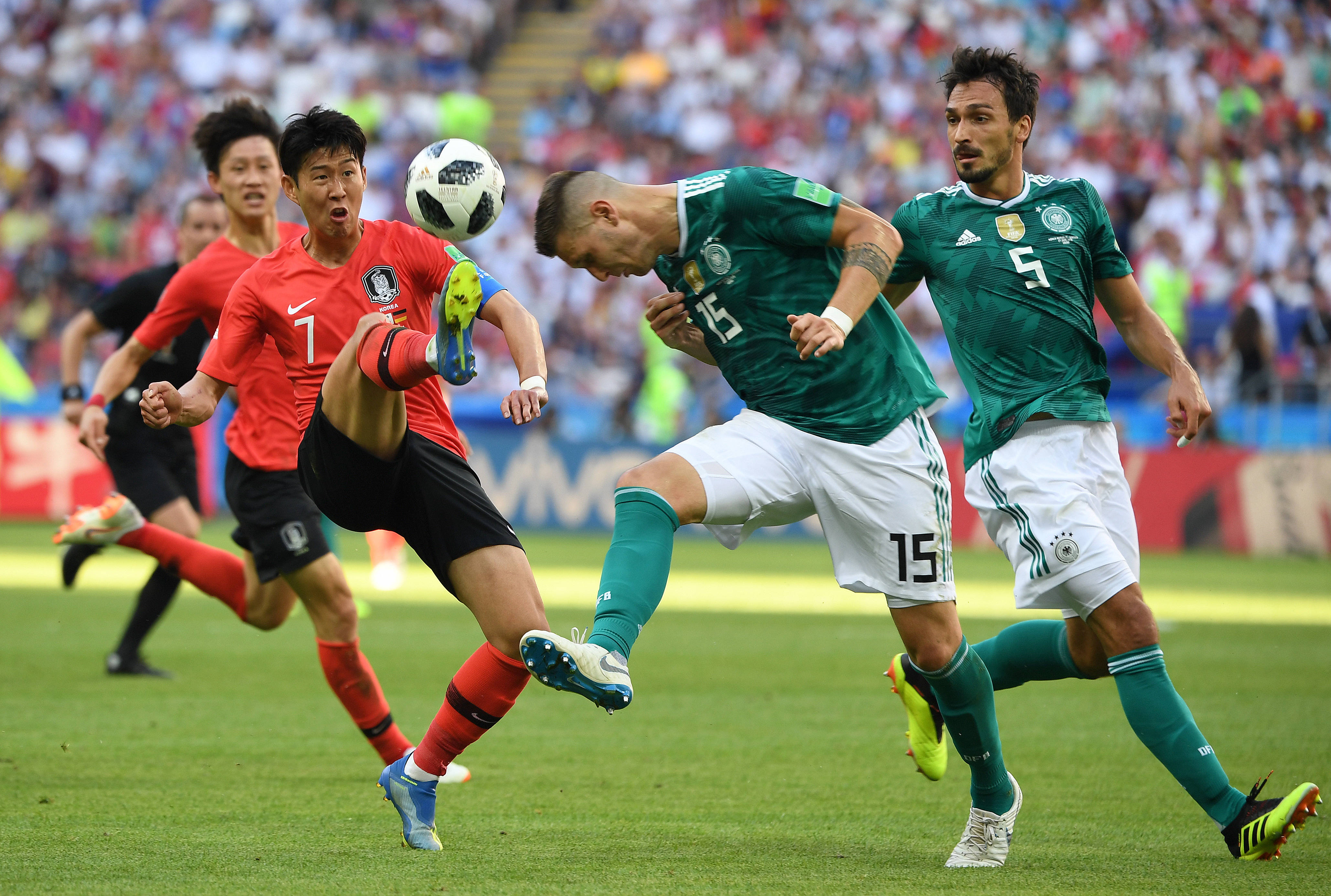 日本队完胜韩国队，王皓带队取胜