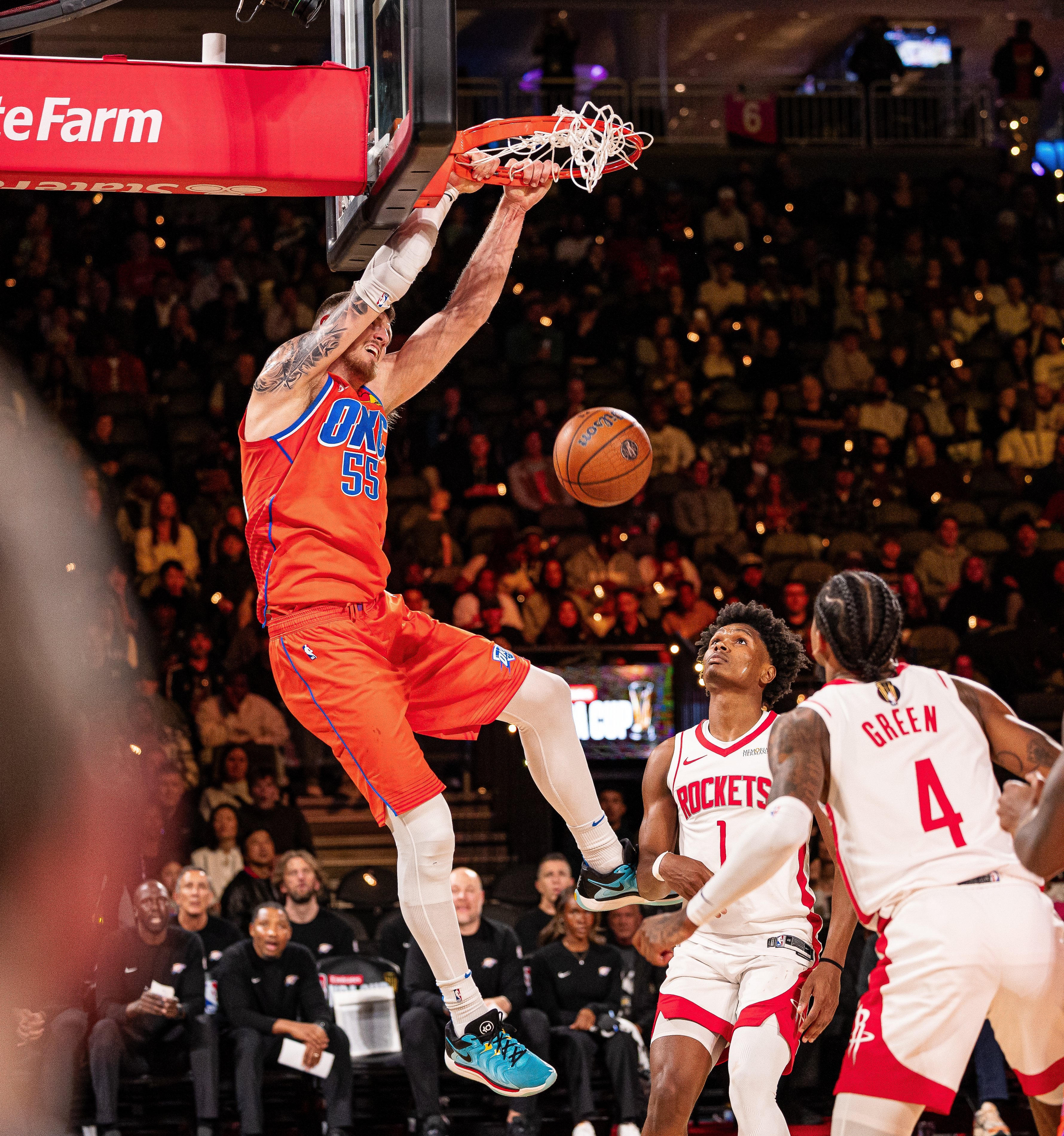 PG电子娱乐官网-体育风云再起，球场上的较量愈发激烈的简单介绍