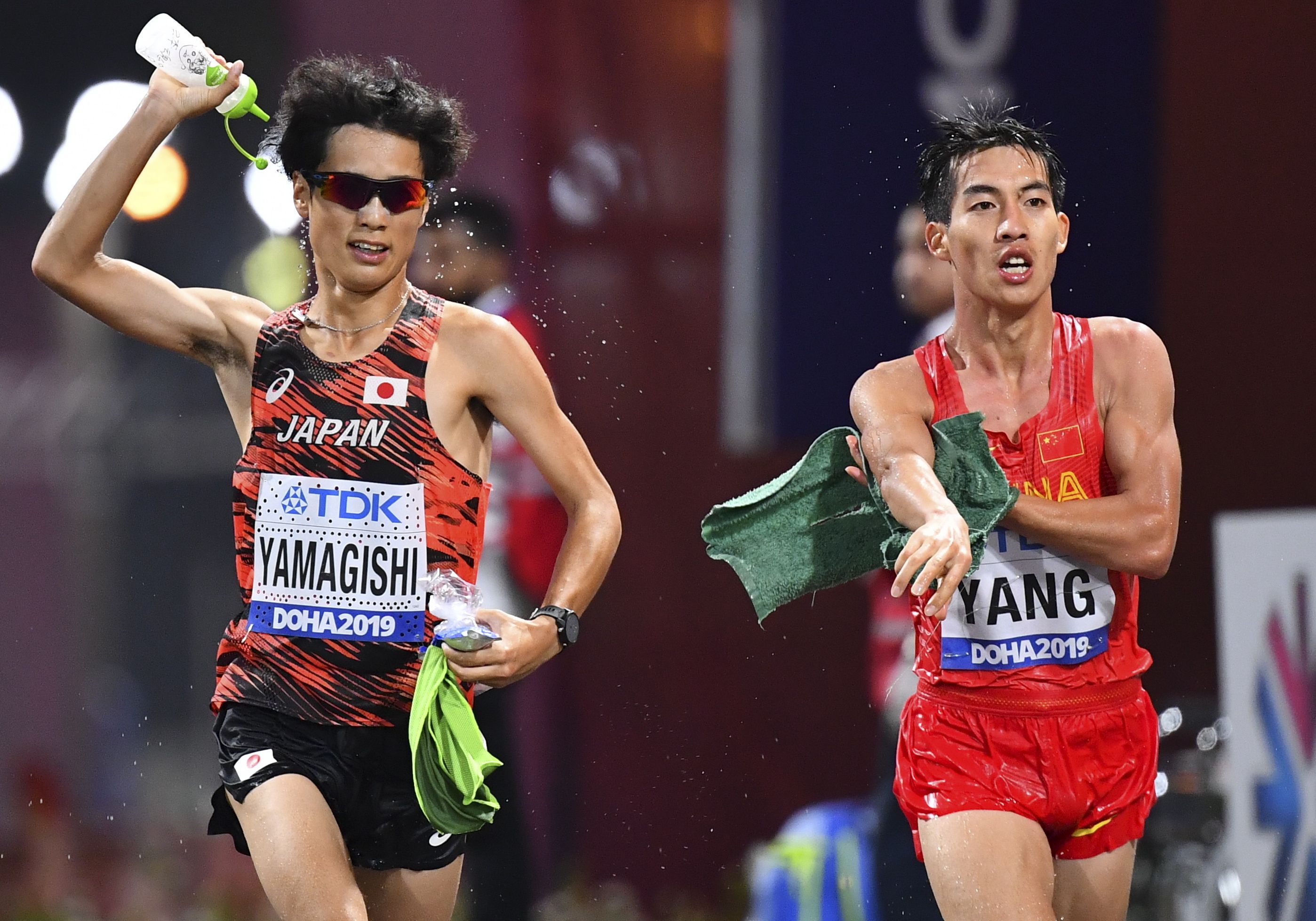 运动员展现出色实力,引发热烈讨论 运动员展现出色实力,引发热烈讨论