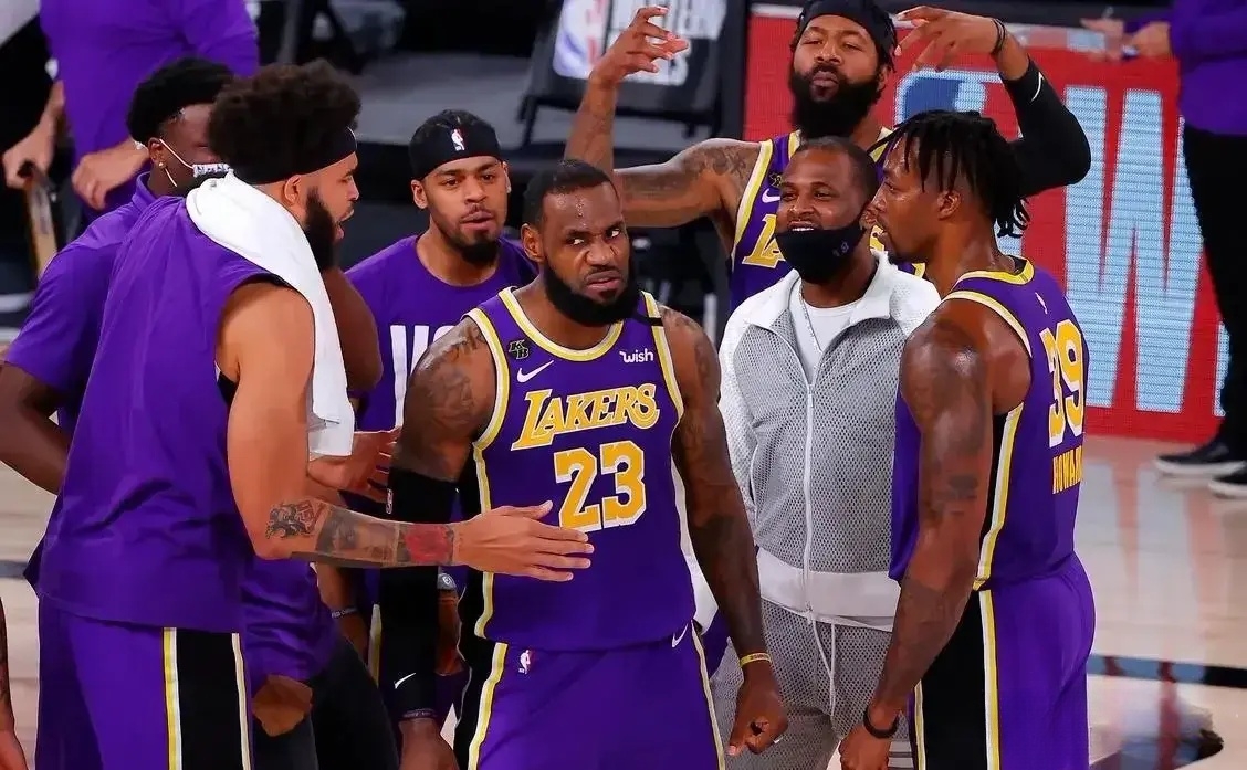 PG平台-湖人后卫霍华德因伤将接受手术