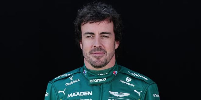 包含雷诺车队鏖战阿斯顿马丁，拉塞尔高光表现的词条