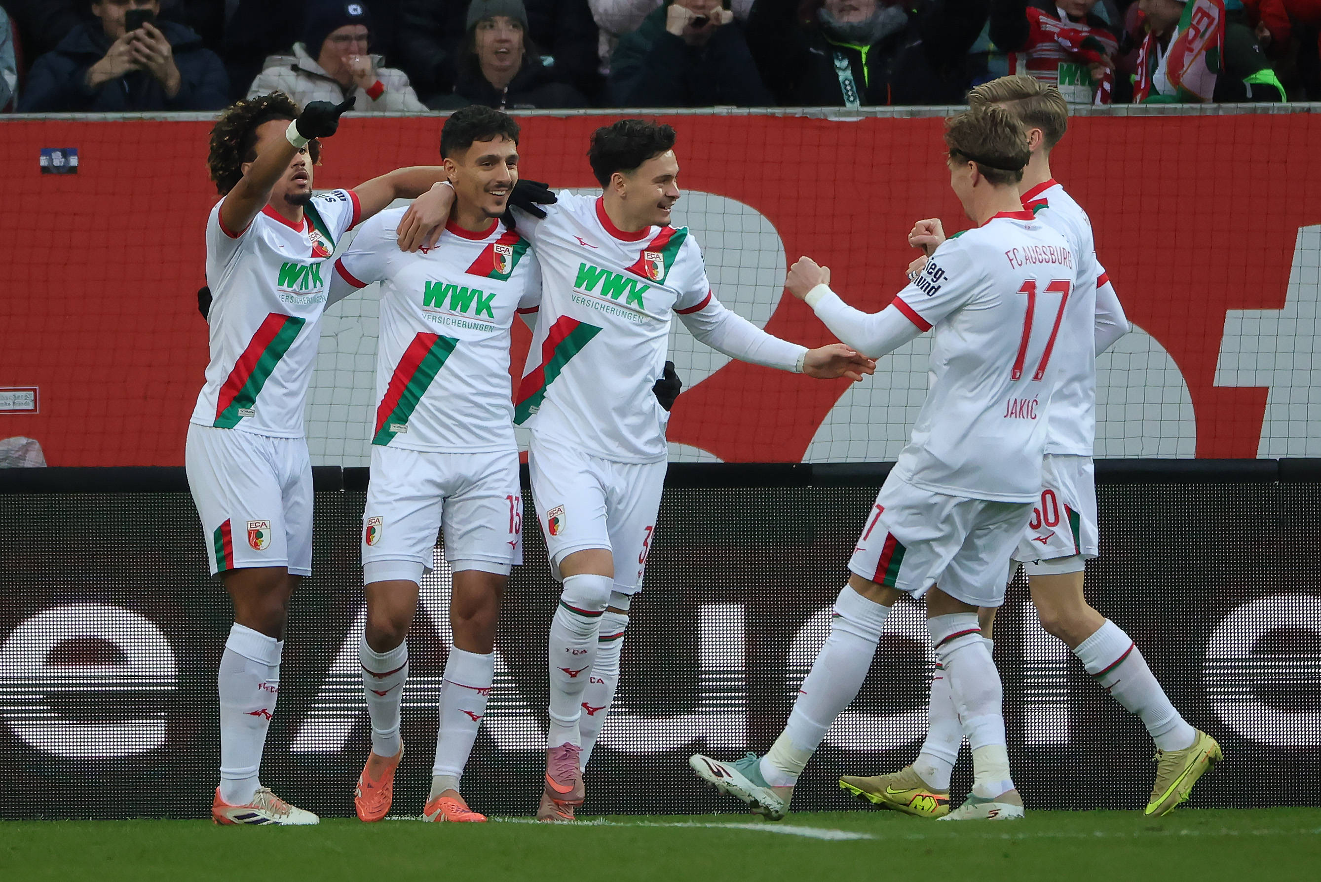 德国险胜勒沃库森，C罗关键制胜