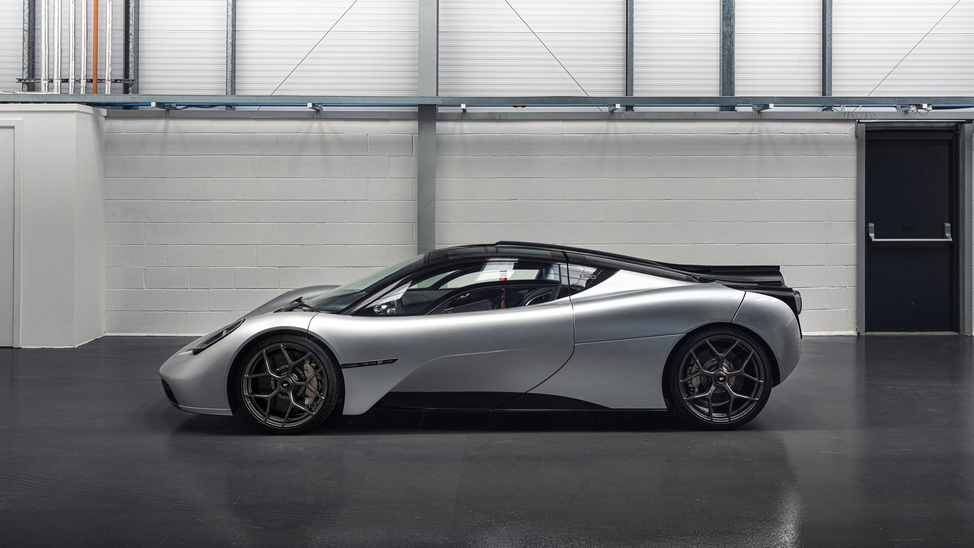 PG游戏下载-意甲焦点战与厄瓜多尔粉碎卡塔尔，体育世界的双重奏